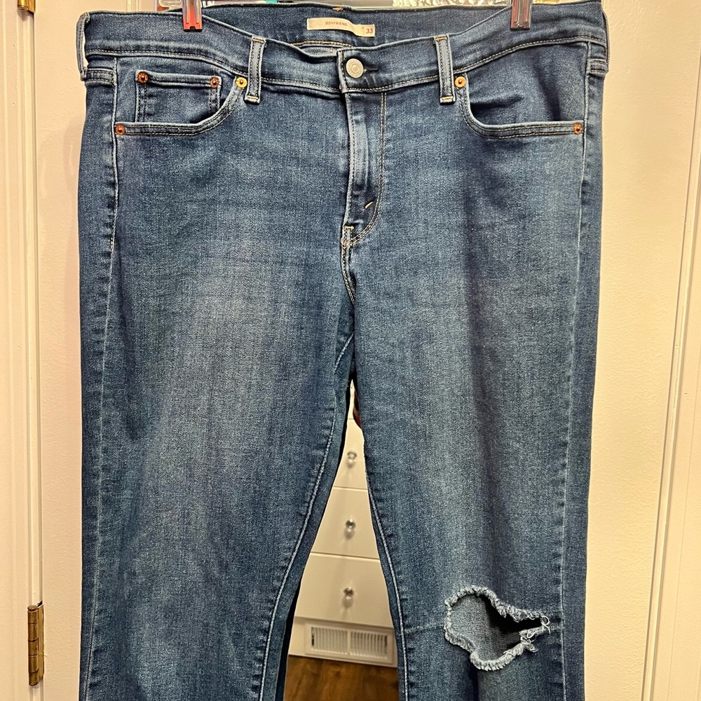 Levi’s Women’s Boyfriend Crop Jeans